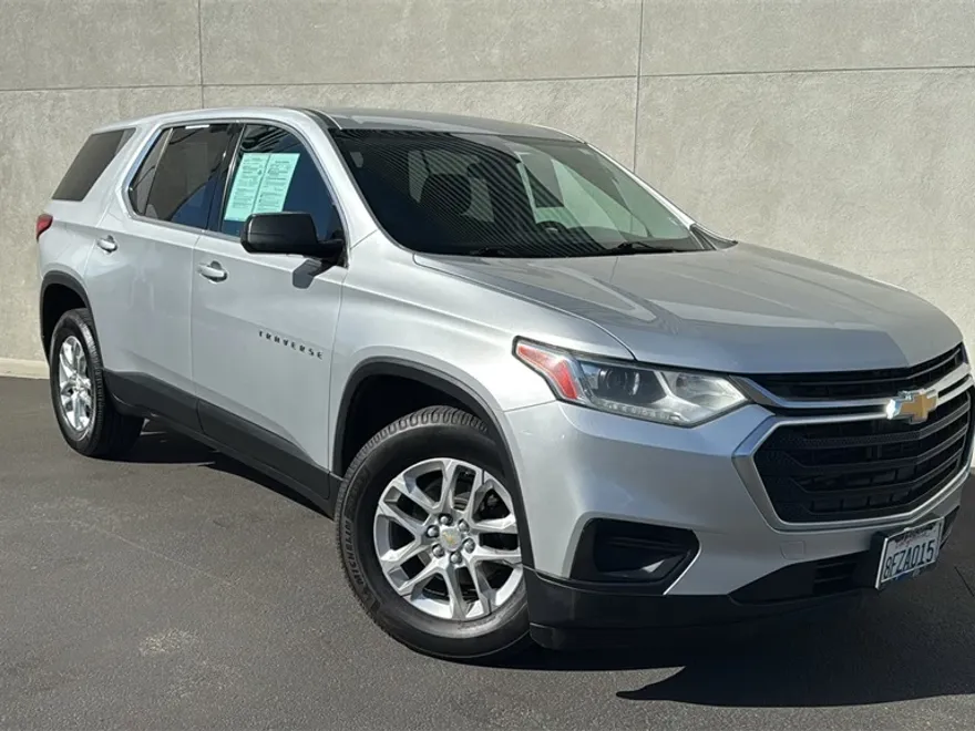2018 Chevrolet Traverse LS photo 1