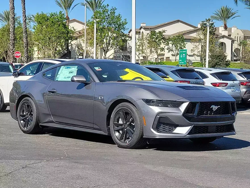 2025 Ford Mustang GT Premium photo 1