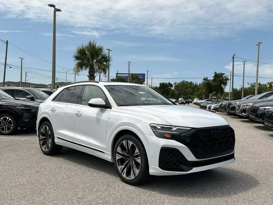 2025 Audi Q8 55 Premium Plus photo 1