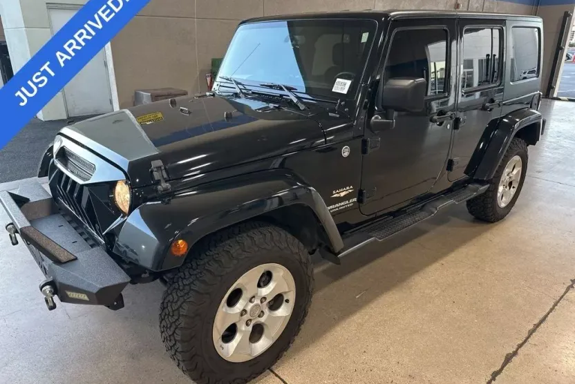2014 Jeep Wrangler Unlimited Sahara photo 1