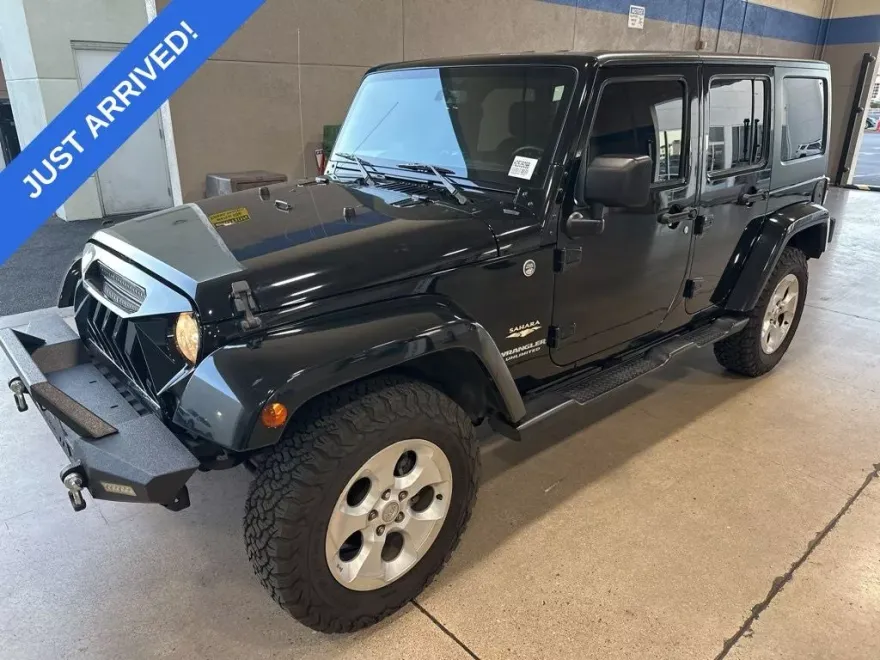 2014 Jeep Wrangler Unlimited Sahara photo 1