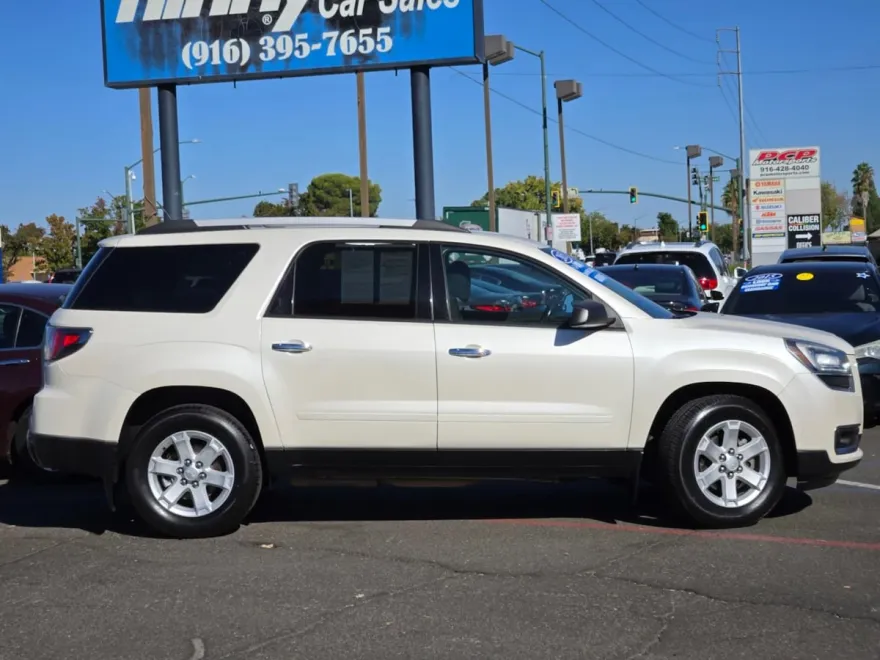 2015 Gmc Acadia SLE photo 1