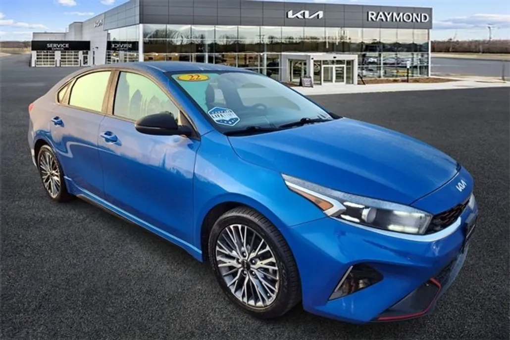 2022 Kia Forte GT-Line photo 1