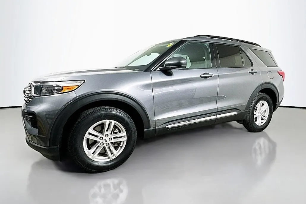 2022 Ford Explorer XLT photo 1