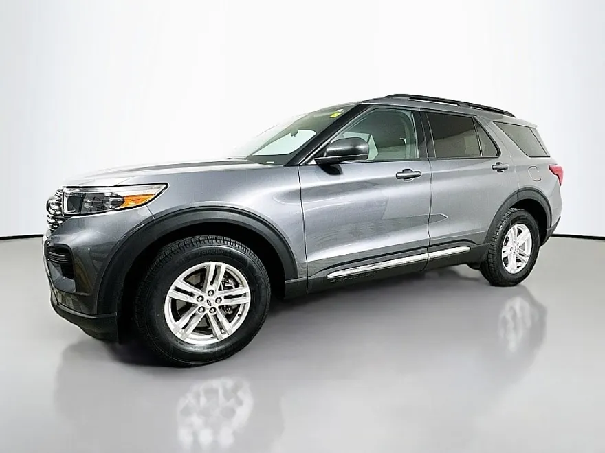 2022 Ford Explorer XLT photo 1