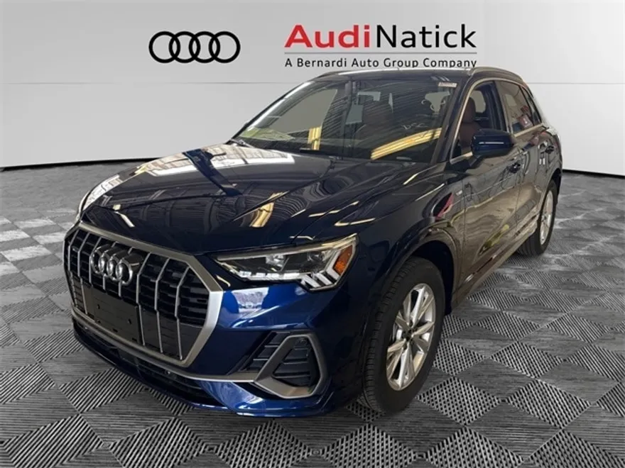 2025 Audi Q3 45 TFSI S line Premium photo 1
