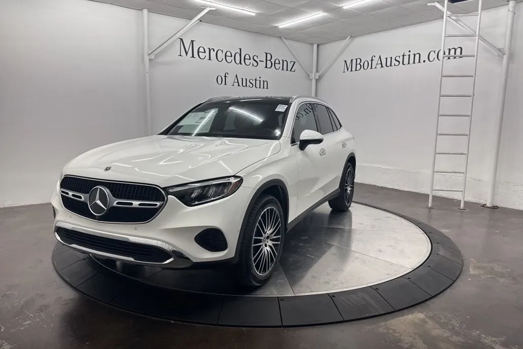 2026 Mercedes Benz GLC 300 photo 1