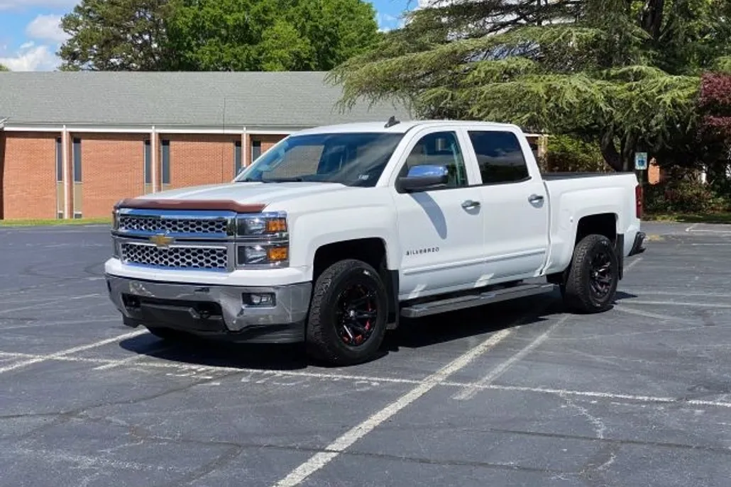 2015 Chevrolet Silverado 1500 LT photo 1