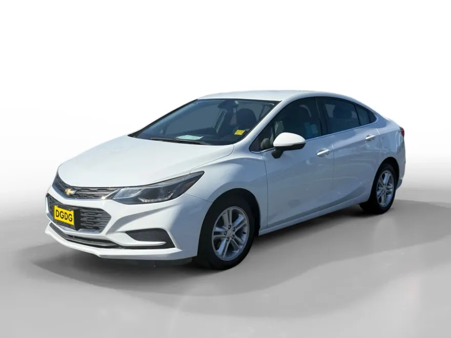2018 Chevrolet Cruze LT photo 1