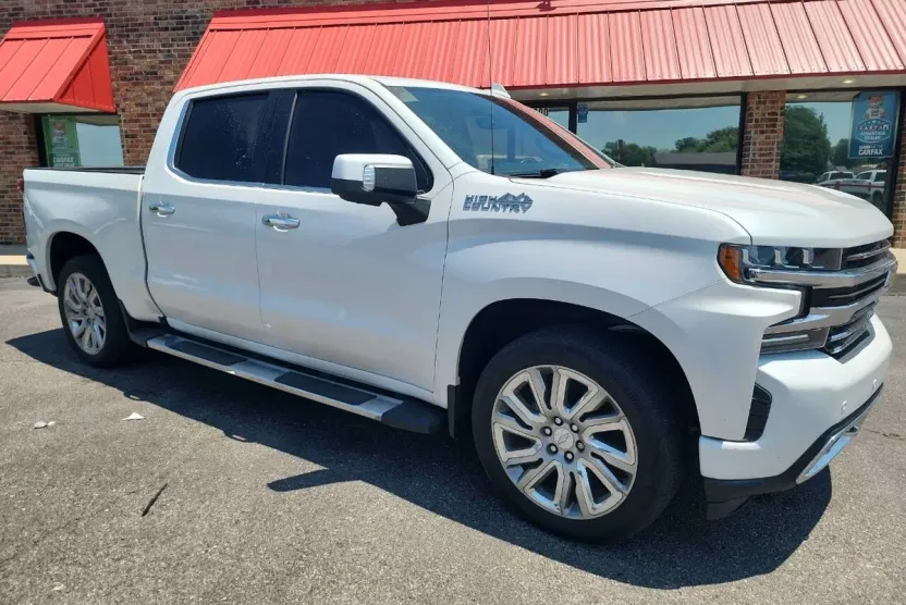 2019 Chevrolet Silverado 1500 High Country photo 1