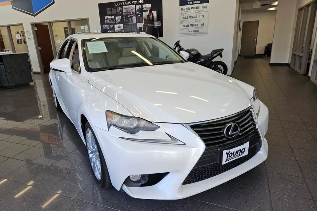 2014 Lexus IS 250 photo 1
