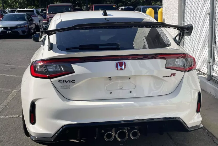 2024 Honda Civic Type R photo 1