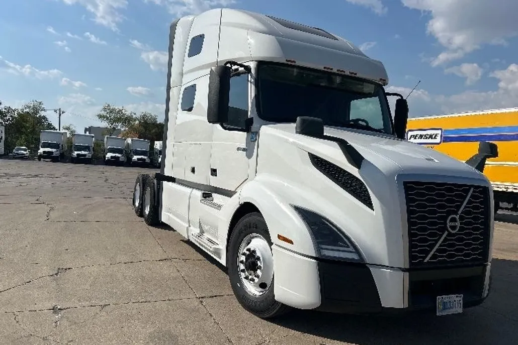 2022 Volvo Truck VNL photo 1