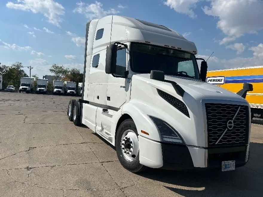 2022 Volvo Truck VNL photo 1