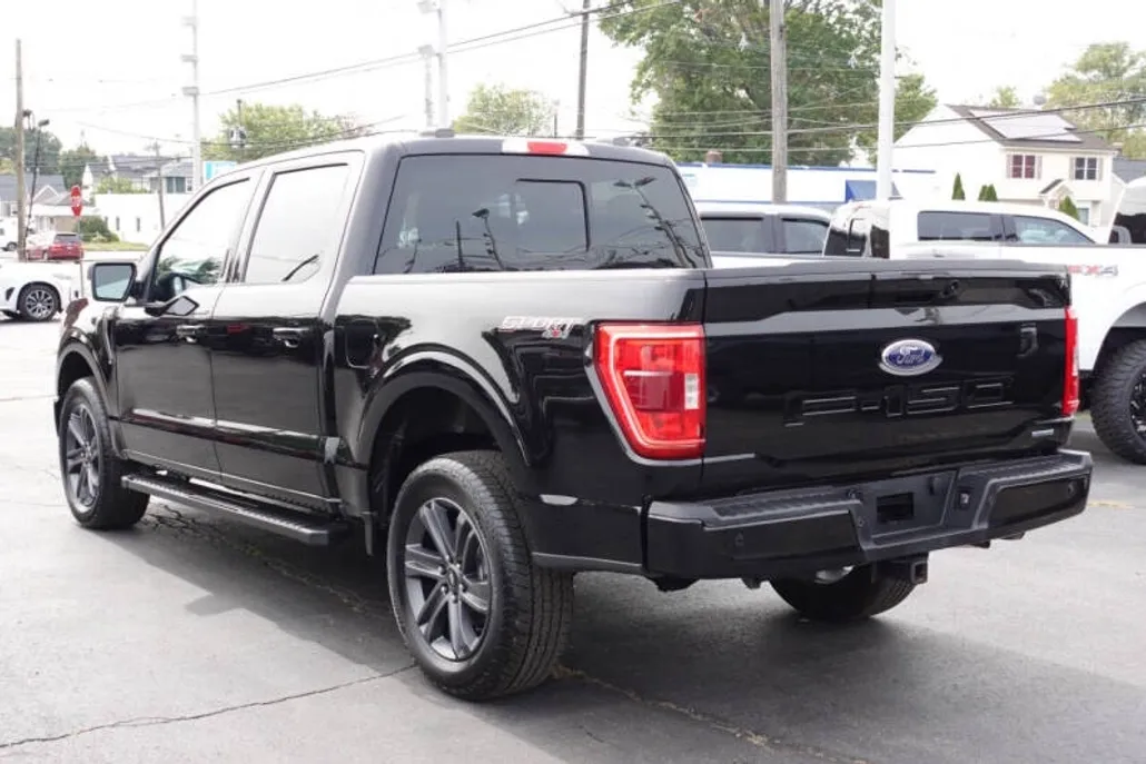 2023 Ford F-150 XLT photo 1