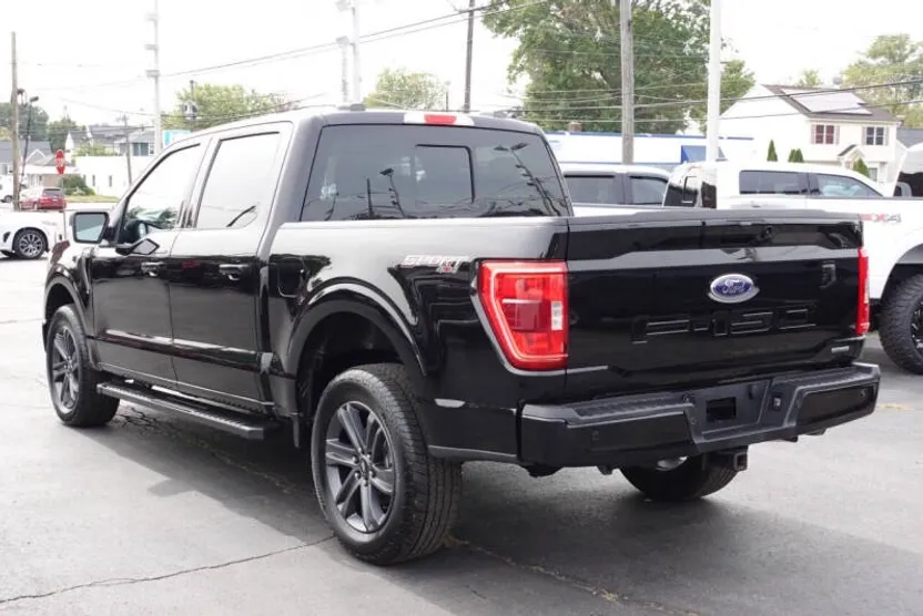 2023 Ford F-150 XLT photo 1