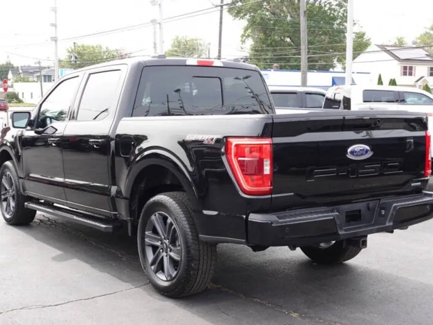 2023 Ford F-150 XLT photo 1