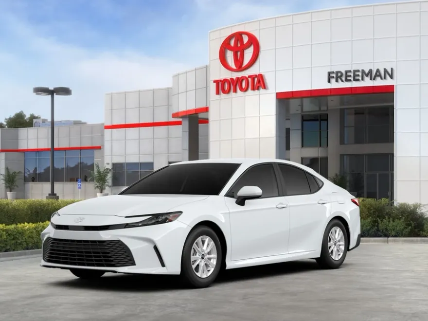 2025 Toyota Camry LE photo 1