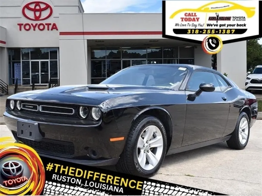 2023 Dodge Challenger SXT photo 1