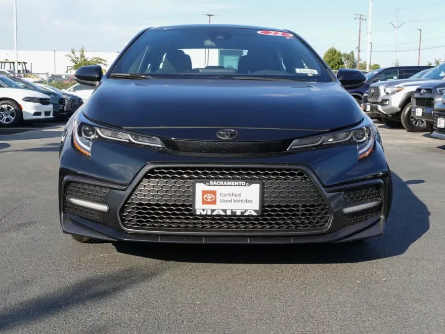 2022 Toyota Corolla SE photo 1