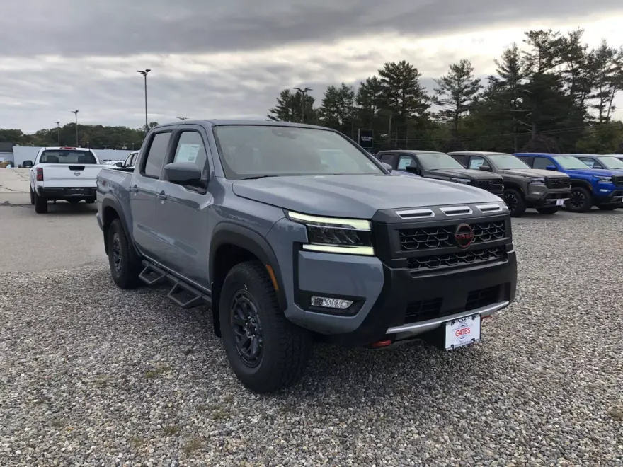 2025 Nissan Frontier PRO-4X photo 1