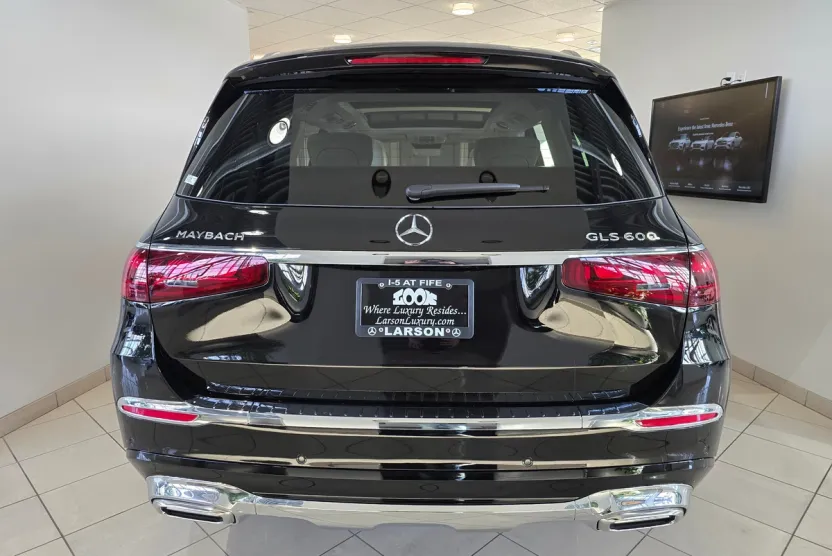 2025 Mercedes Benz GLS Maybach 600 photo 1