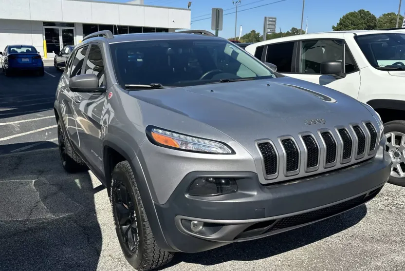 2016 Jeep Cherokee Trailhawk Sport photo 1