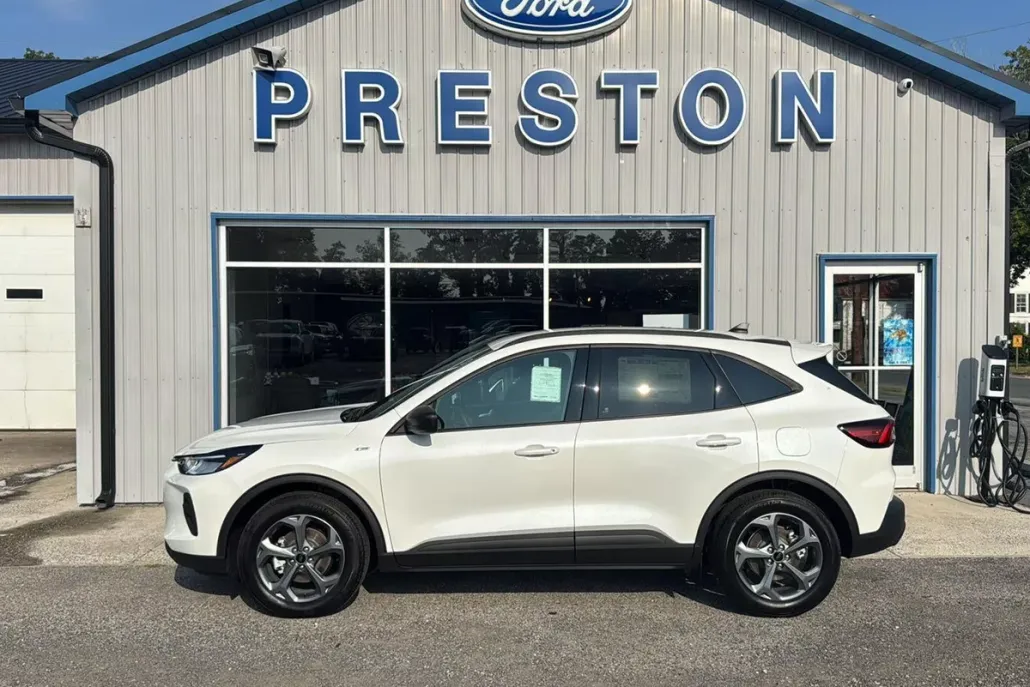 2025 Ford Escape ST-Line photo 1