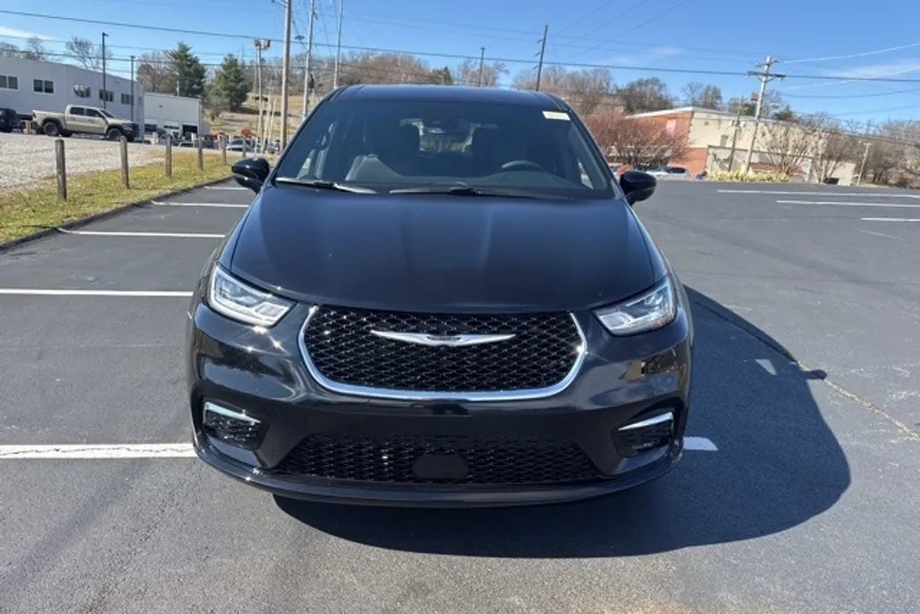 2025 Chrysler Pacifica photo 1