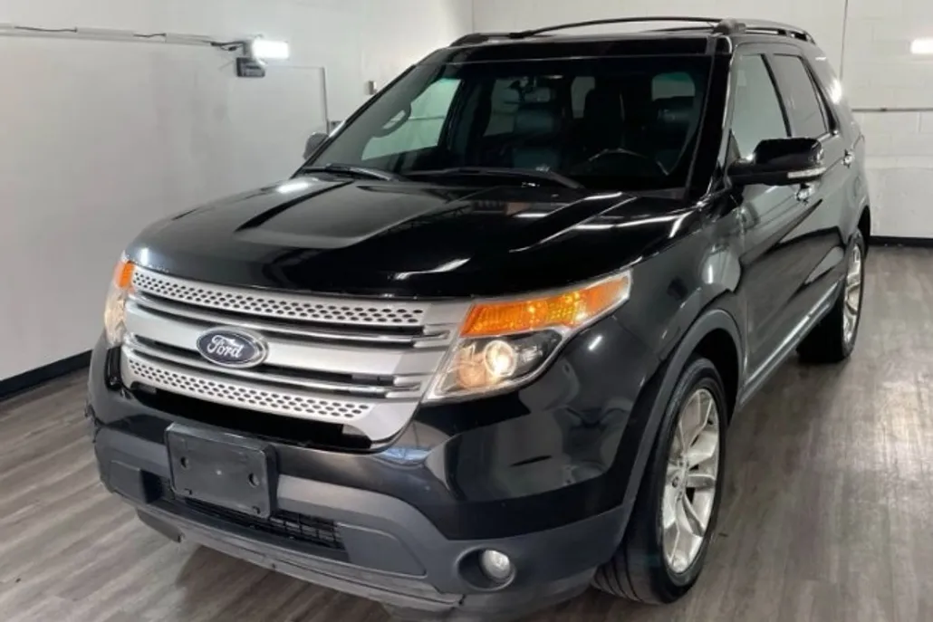 2014 Ford Explorer XLT photo 1