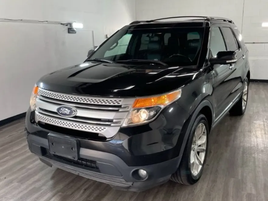 2014 Ford Explorer XLT photo 1