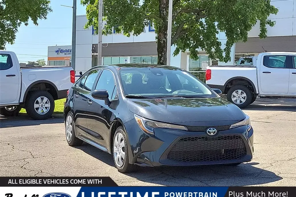 2022 Toyota Corolla LE photo 1