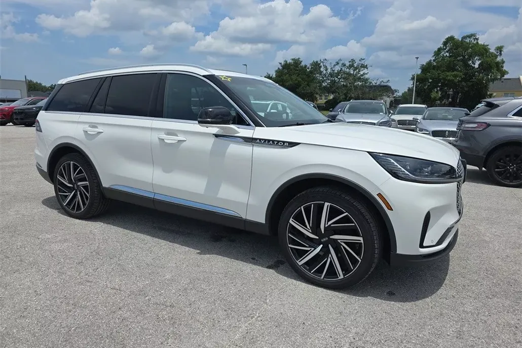 2025 Lincoln Aviator Reserve photo 1