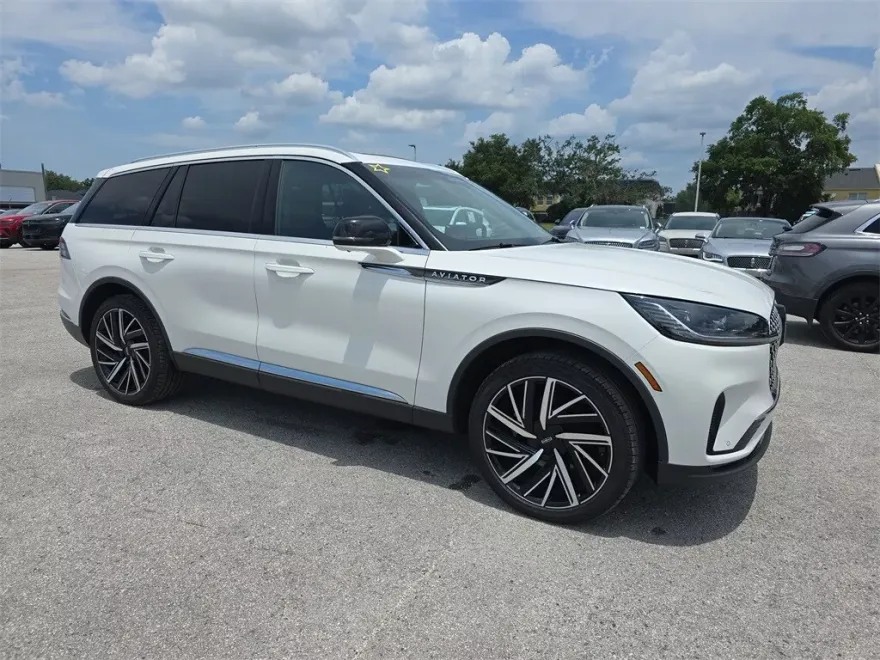 2025 Lincoln Aviator Reserve photo 1