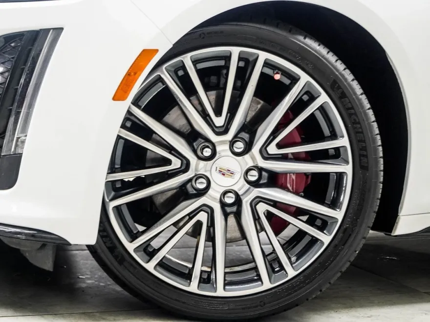 2021 Cadillac CT5 V photo 1