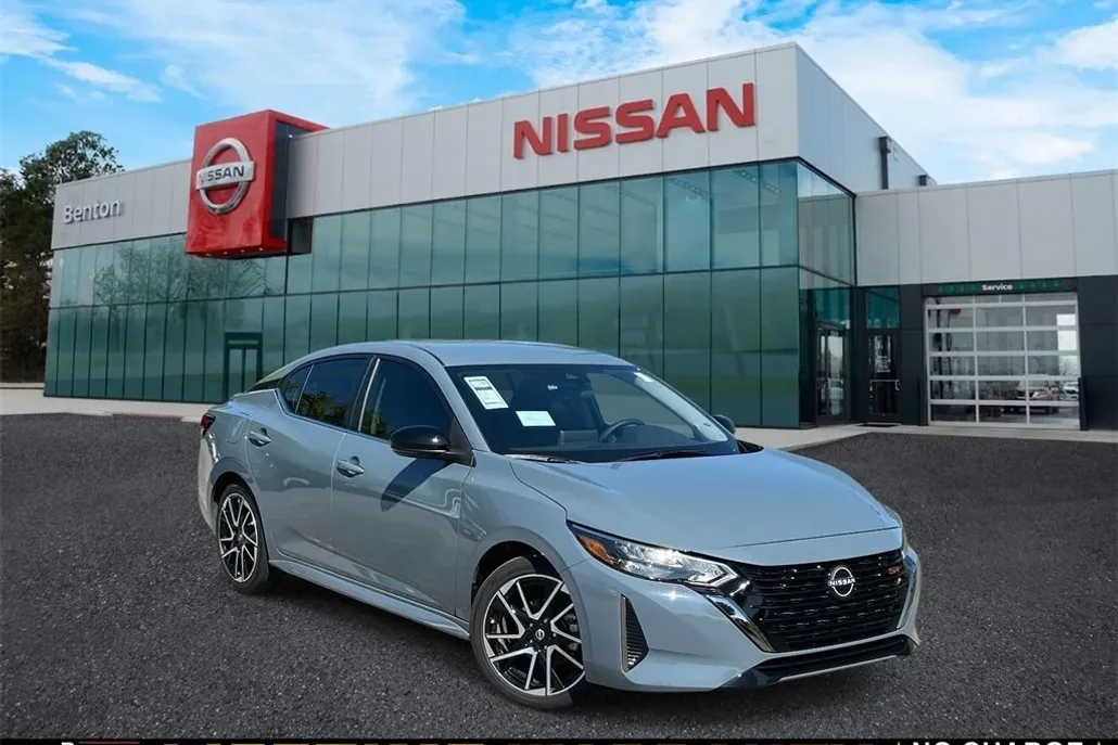 2025 Nissan Sentra SR photo 1