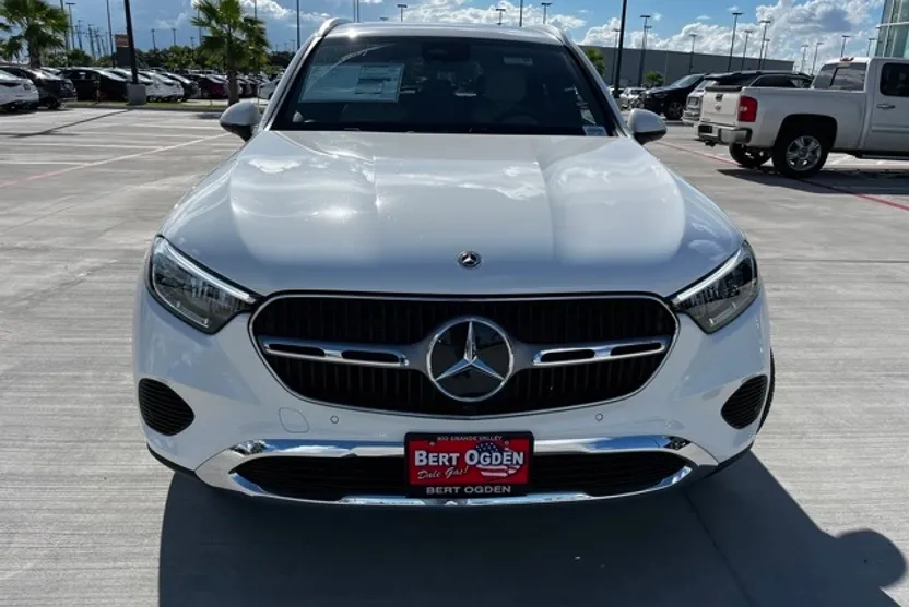 2026 Mercedes Benz GLC 300 photo 1