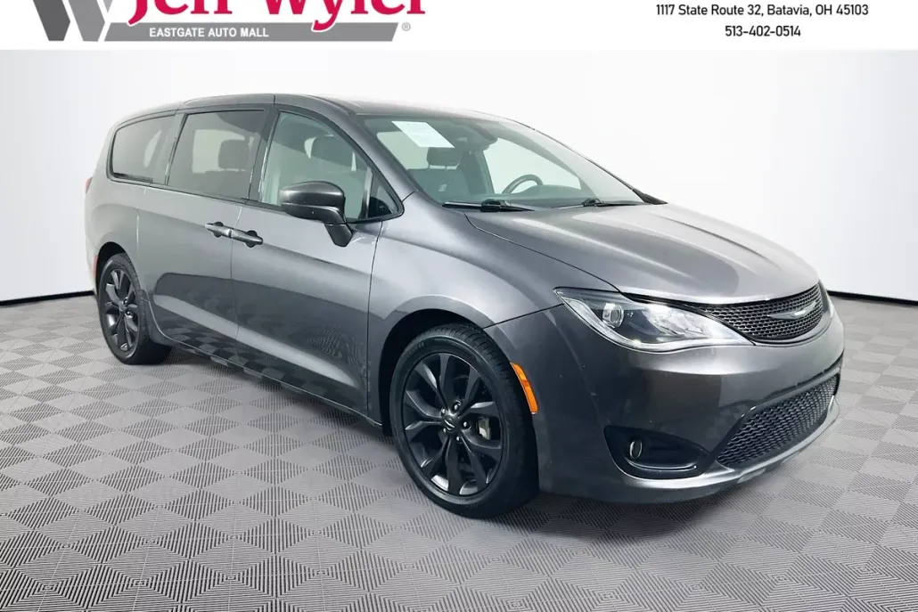 2018 Chrysler Pacifica Touring Plus photo 1