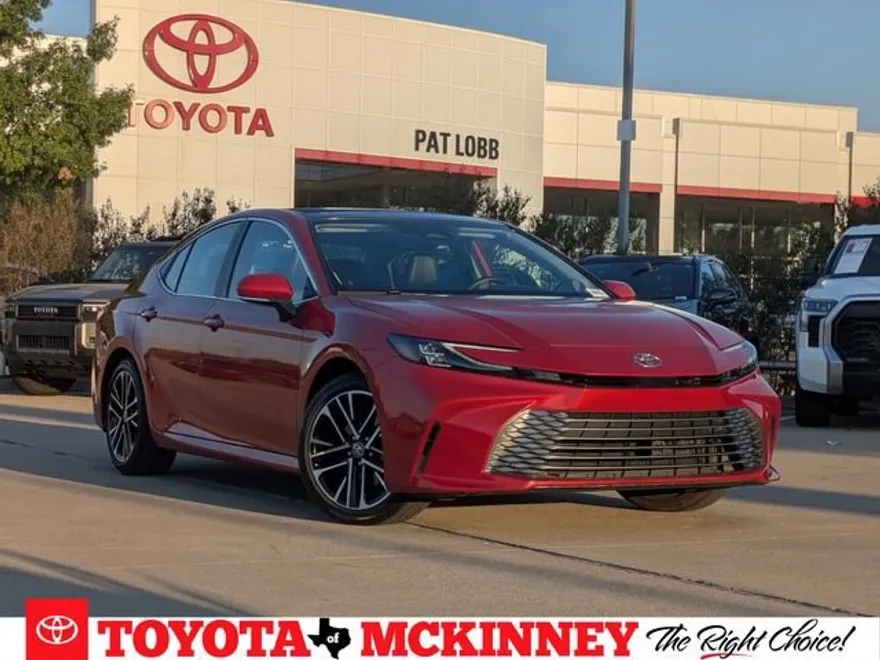 2025 Toyota Camry XLE photo 1