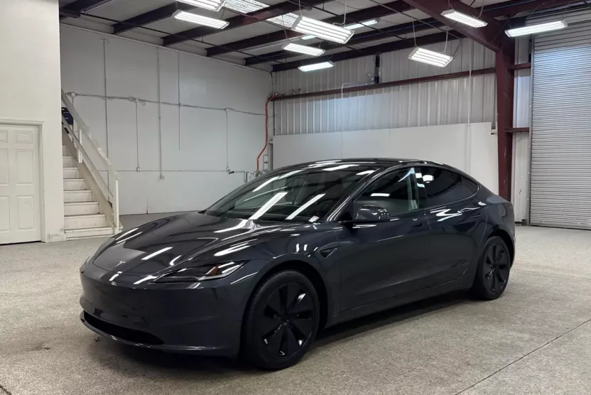 2024 Tesla Model 3 photo 1