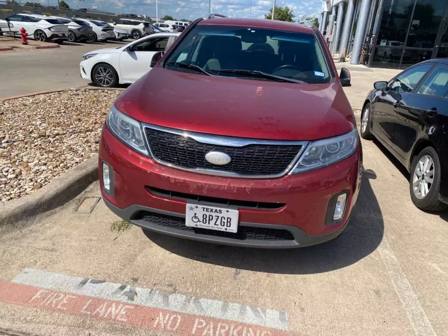 2014 Kia Sorento LX photo 1