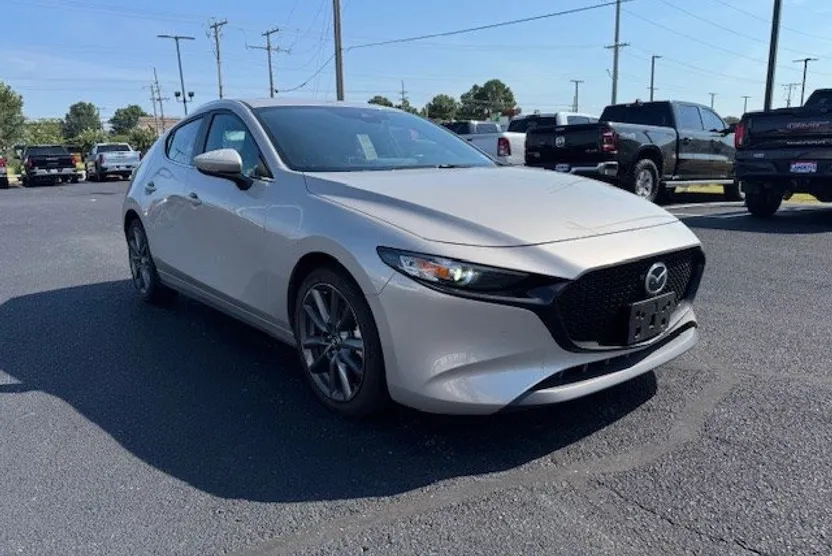 2023 Mazda Mazda3 Hatchback 2.5 s Preferred photo 1