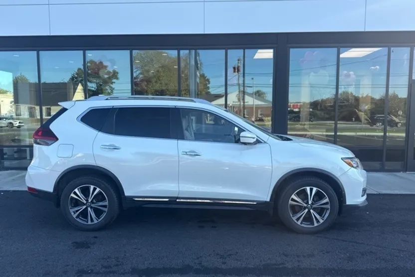2018 Nissan Rogue SL photo 1