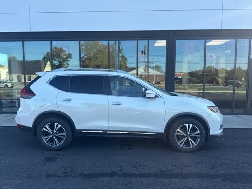 2018 Nissan Rogue SL photo 1