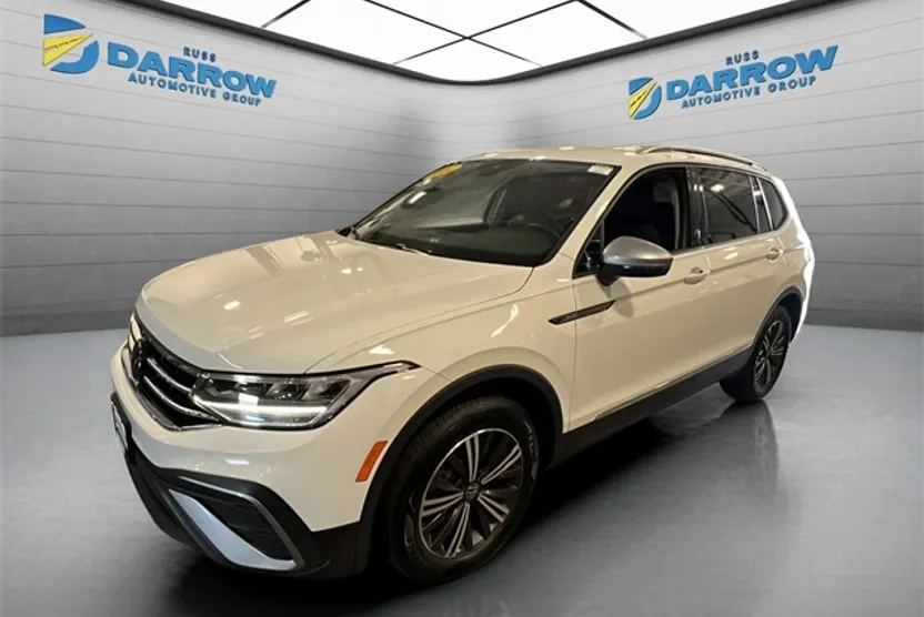 2024 Volkswagen Tiguan Wolfsburg Edition photo 1