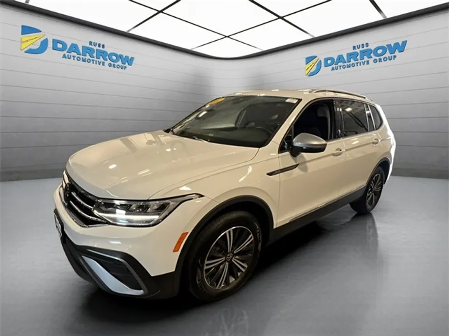 2024 Volkswagen Tiguan Wolfsburg Edition photo 1