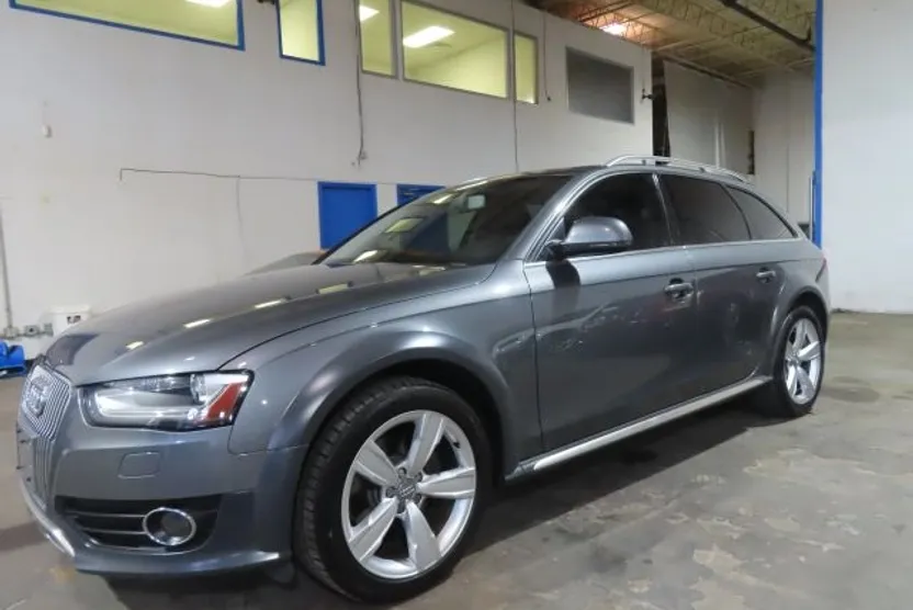2013 Audi A4 Allroad Quattro Premium photo 1