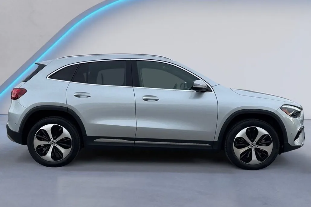 2025 Mercedes Benz GLA 250 4MATIC photo 1
