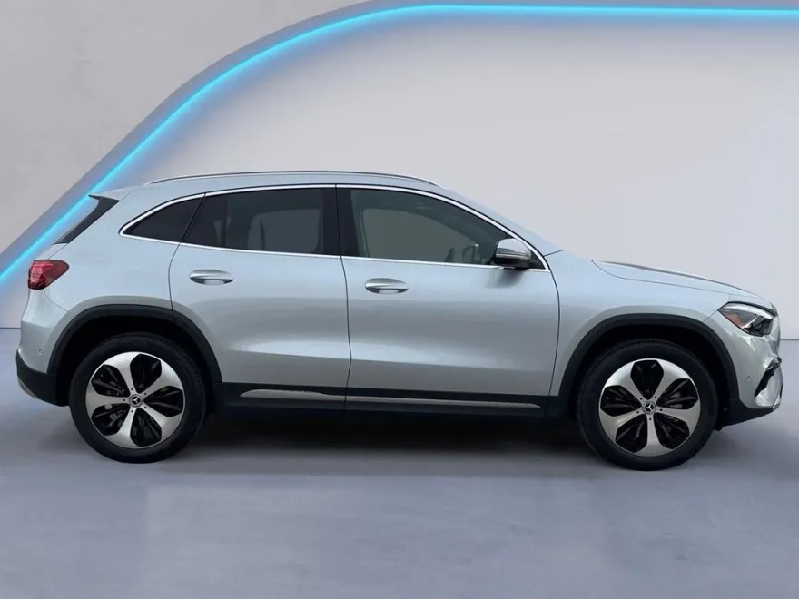 2025 Mercedes Benz GLA 250 4MATIC photo 1