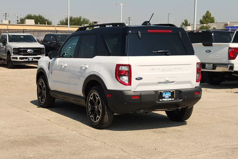 2025 Ford Bronco Sport Outer Banks photo 1